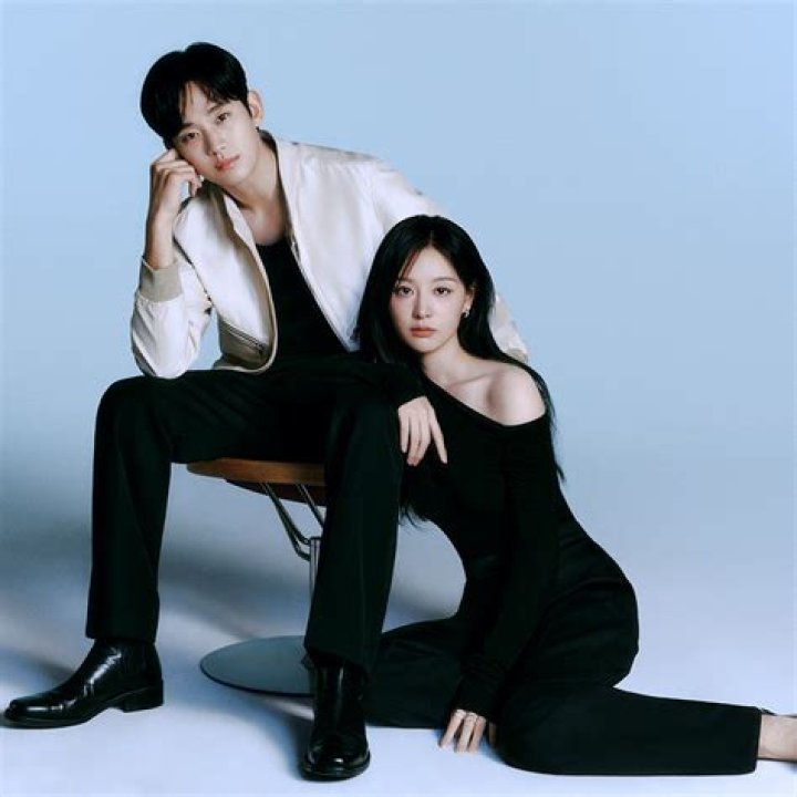 It's Official: Kim Ji Won And Kim Soo Hyun Now Dating