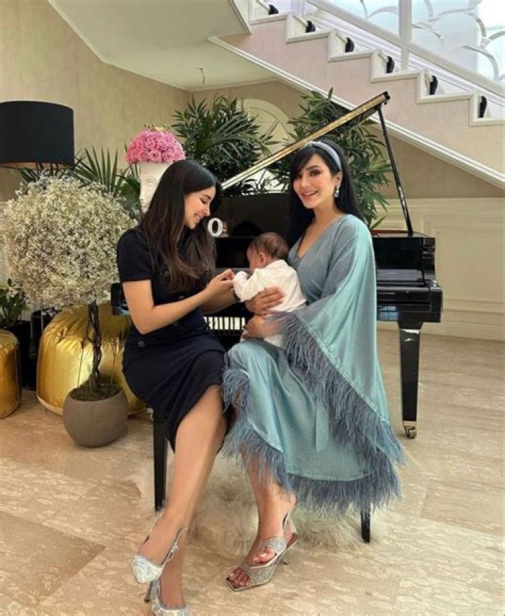 The Inspiring Family Behind Lojain Omrans Activism