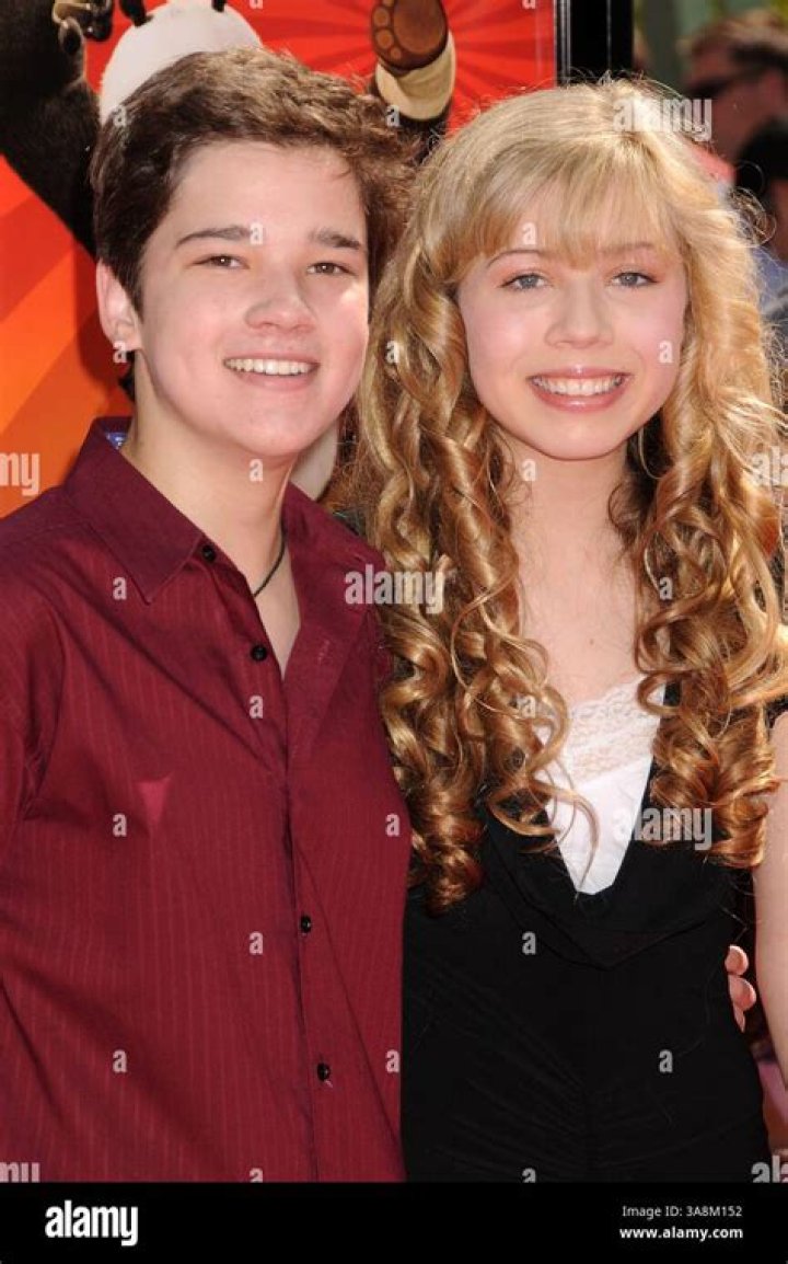 The Real Truth About Jennette McCurdy And Nathan Kress's Relationship